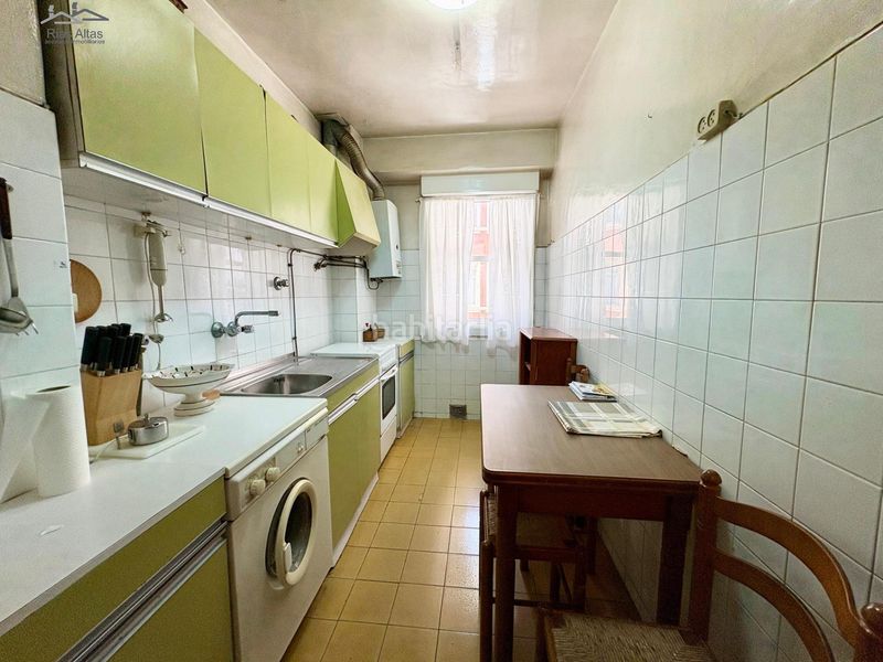 Foto 9a1ffb6b-6797-413e-85aa-d4a942b35653. Pis a Os Mallos Coruña (A)