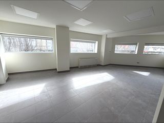 Miete Büro in Agra del Orzán - Ventorrillo. Oficina en conchiñas para entrar