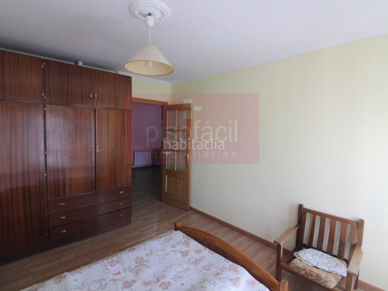 Foto 2eeb94b8-baac-4c2d-a126-6fc861e8a3c0. Casa amb aparcament a A Milagrosa Lugo