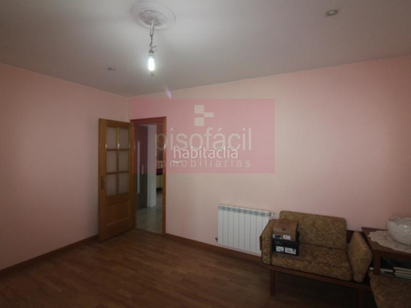 Foto c34f2a08-3dde-4ff5-994e-1bf477d05f87. Casa amb aparcament a A Milagrosa Lugo