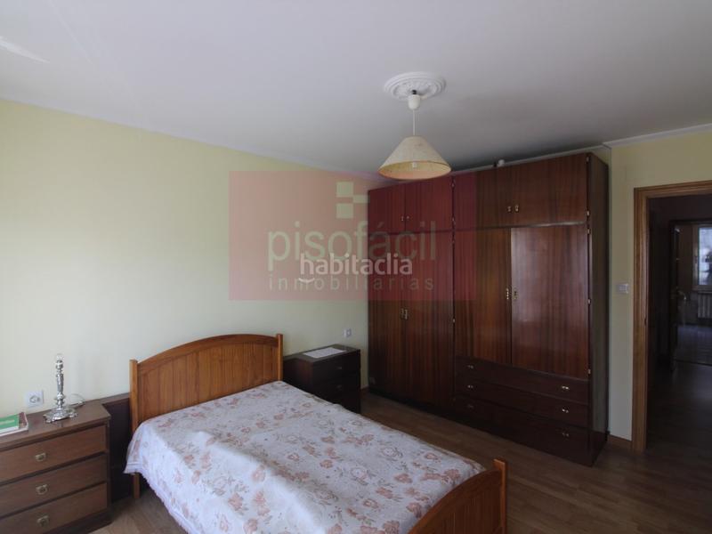Foto edded5c0-2e9c-46de-aff5-5b92dc702a18. Casa amb aparcament a A Milagrosa Lugo