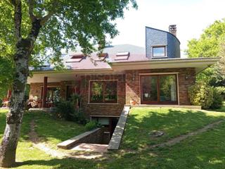 Casa a Parroquias del Oeste. Espectacular chalet en lugo con finca de 2500m!