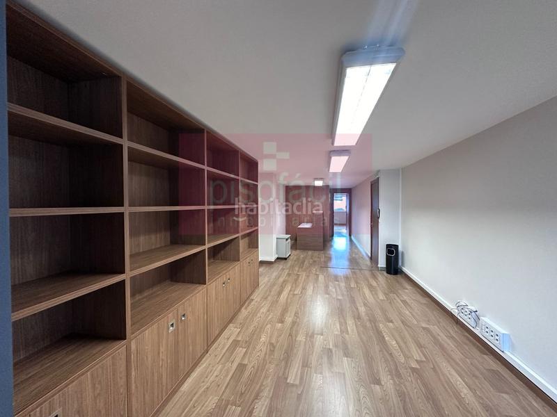 Foto 5fbb8973-5549-4c20-913b-7f6a12ca62f9. Location bureau dans San Roque - As Fontiñas Lugo