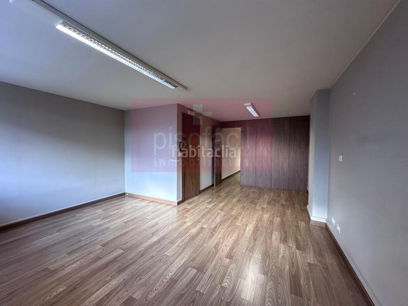 Foto 5f0a3051-487f-429e-bea4-7203761b2bec. Rent office space in San Roque - As Fontiñas Lugo