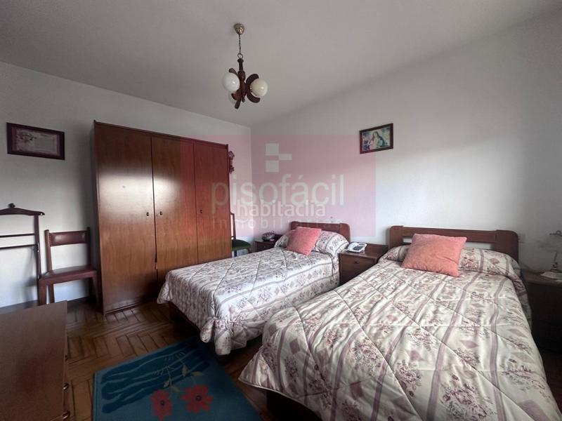 Foto 0c8cc0a7-dbc4-4e53-936f-81f20af91e1a. Piso tú piso de tres dormitorios en zona céntrica y llana!! en Lugo