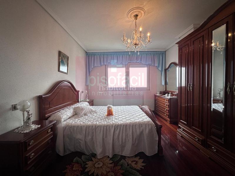 Foto 75e9df27-2766-4dd9-8bf2-57ac065bb677. Piso  de 3 dormitorios en avda. américas, ! en Lugo