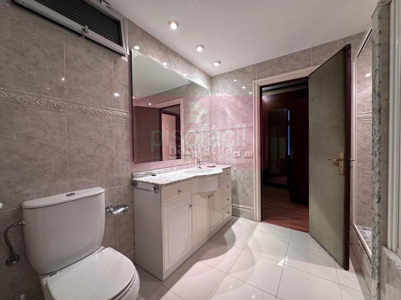 Foto b4e31df1-f60e-4d14-86bf-c2699c03cd4c. Appartamento con parcheggio in Centro - Recinto Amurallado Lugo