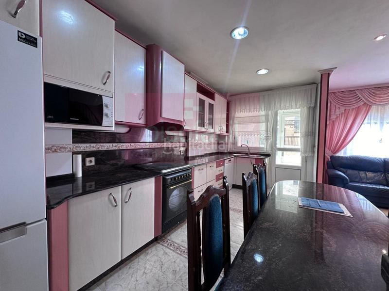 Foto dea54e21-ad6d-4f7c-848c-a2d6bed21826. Pis amb aparcament a Residencia - Abella Lugo