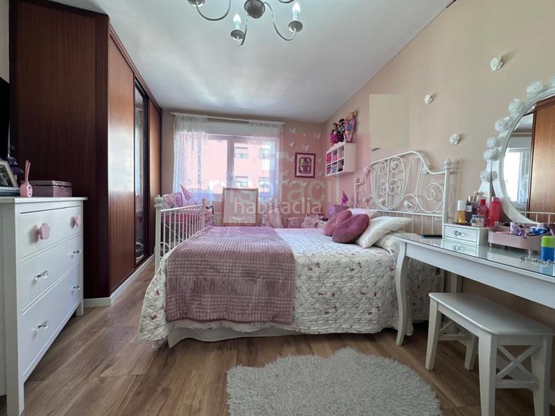 Foto 5bae6ff0-e7d8-4a00-962d-3dae3ff2412f. Piso luminoso y soleado piso de tres dormitorios con galería en edificio renovado cerca del centro! en Lugo