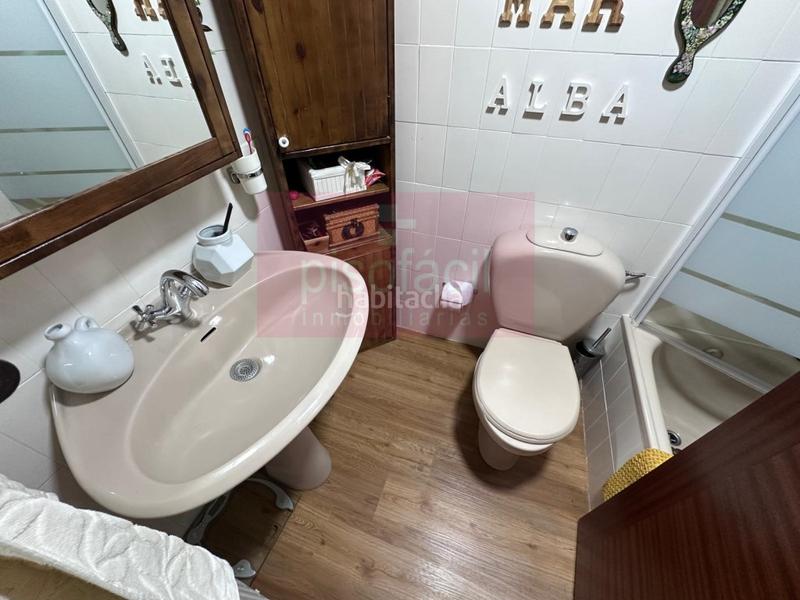 Foto ec77c47e-dfa3-465f-8dcf-e4fc0251d5f3. Piso luminoso y soleado piso de tres dormitorios con galería en edificio renovado cerca del centro! en Lugo