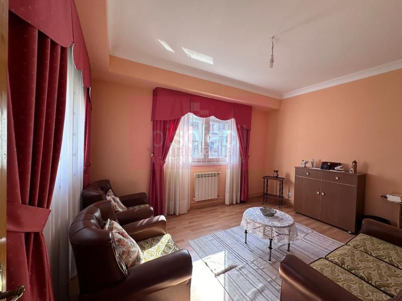 Foto a5002ae5-55f0-44ff-ad01-7b40befe07dd. Pis a Paradai Lugo