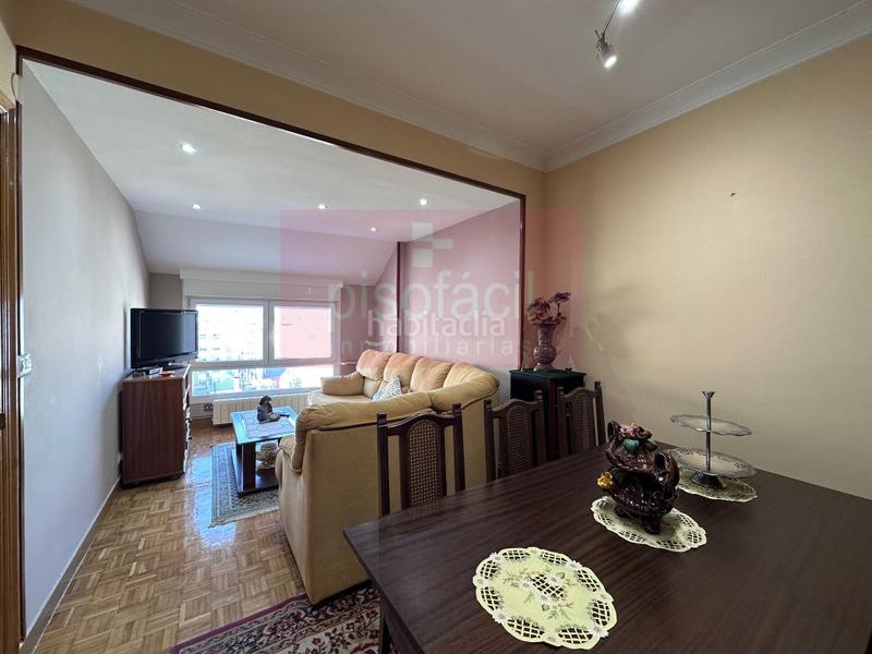 Foto c5d6dabd-fd7a-48a0-823a-7dd65d4084f7. Pis a Paradai Lugo