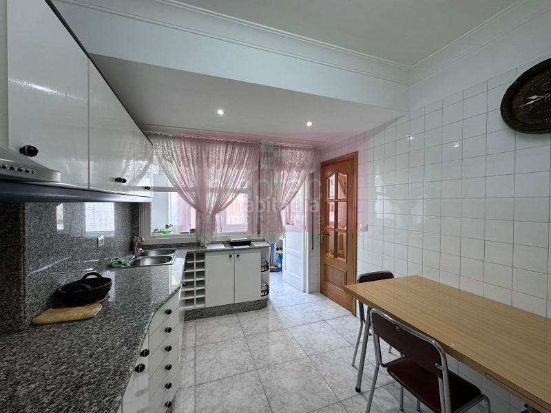 Foto c747a08c-e535-4991-93fc-aec3ef18a3c2. Pis a Paradai Lugo