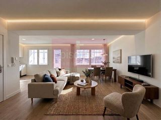 Flat in A Milagrosa. En venta piso de tres dormitorios reformado a un paso de la aven