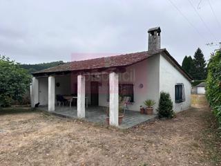 Maison à Parroquias del Oeste. En venta fin de semana en hombreiro de dos dormitorios con pisci