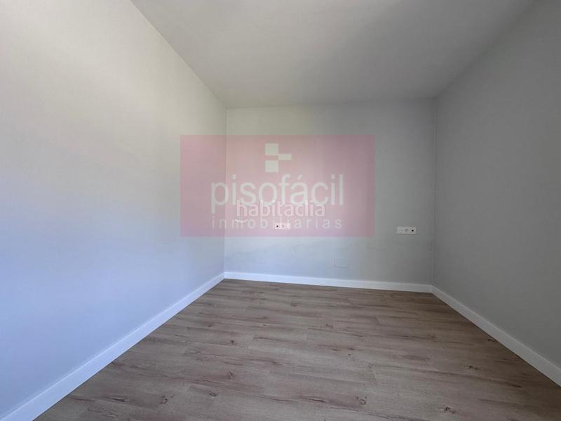 Foto a690a050-1ac0-4021-bc23-737fa2458061. Pis amb aparcament a A Milagrosa Lugo