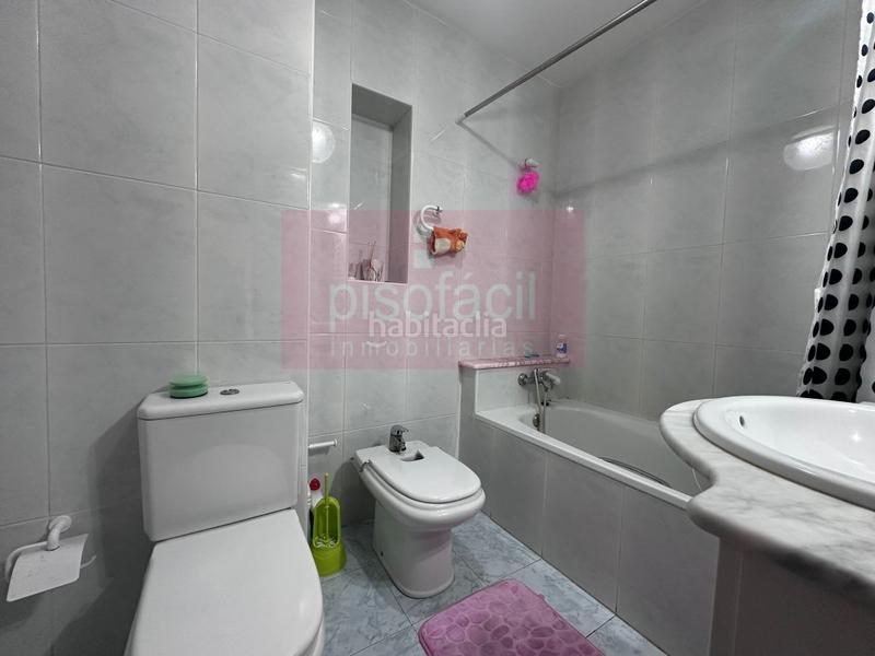 Foto d80c6e79-cc9f-4731-937d-7c1267c23e6c. Appartamento con parcheggio in A Milagrosa Lugo