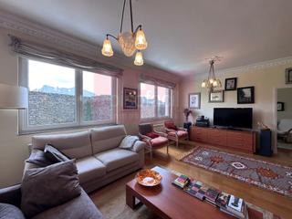 Appartement à A Milagrosa. En venta piso de tres dormitorios con gran terraza100 metros apr