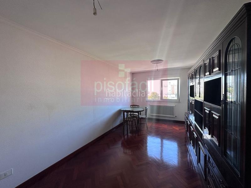 Foto 00650b42-405e-4b8a-8bdb-161381fe3d52. Pis amb aparcament a Residencia - Abella Lugo