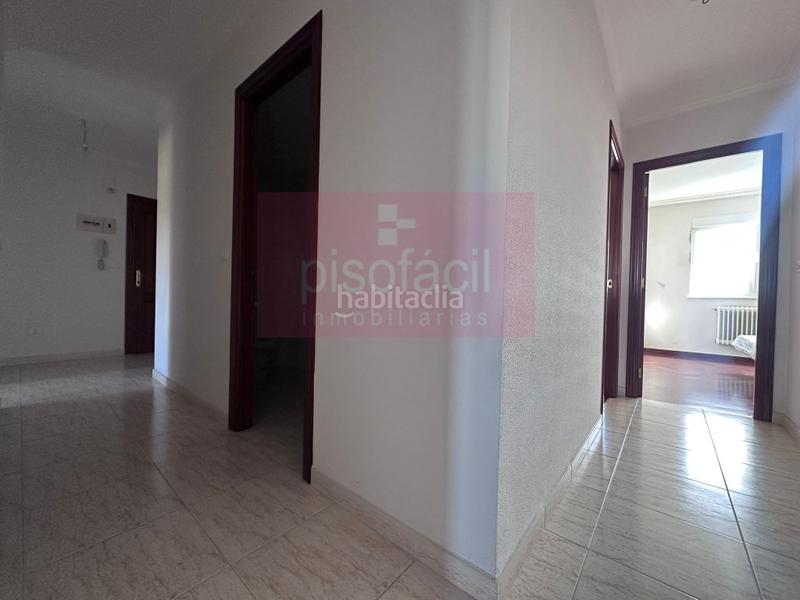 Foto 599b8473-ae7a-4eb2-82fb-e7284912c423. Pis amb aparcament a Residencia - Abella Lugo