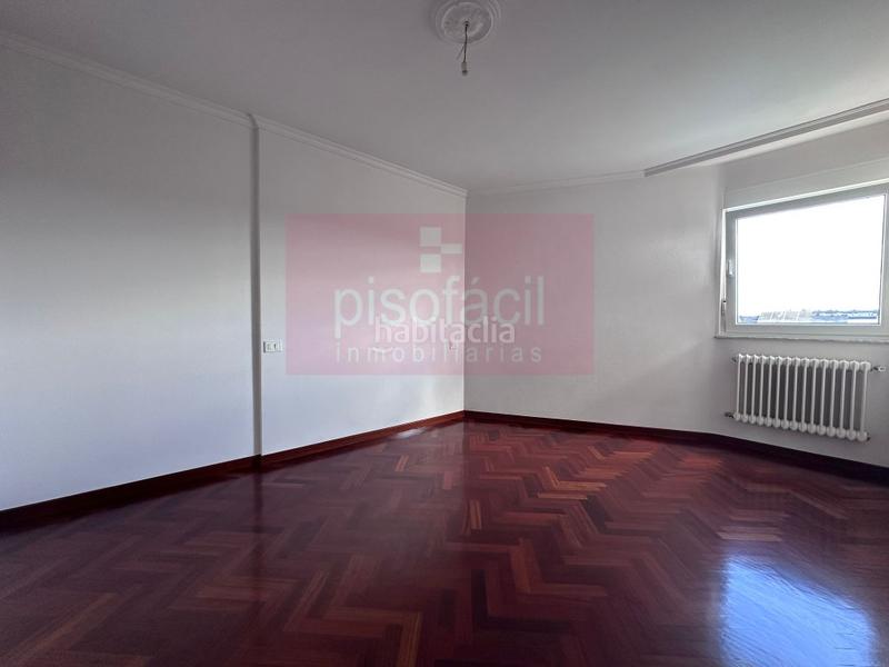 Foto a5fb2e31-6ab6-4c35-99b5-b1eced01a8d5. Pis amb aparcament a Residencia - Abella Lugo