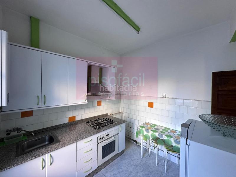 Foto bf4bc677-72b2-4476-b52d-2804c5c924c6. Flat in Recatelo - O Carme Lugo
