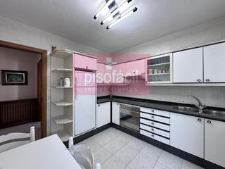 Appartamento in A Milagrosa. En venta piso de tres dormitorios para entrar a vivir en zona tr