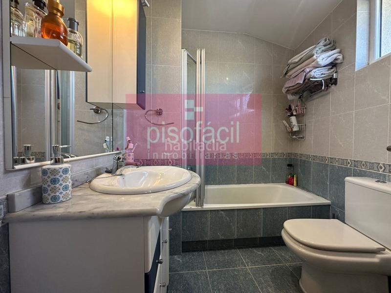 Foto 7c266e9b-39cb-4f48-b0c0-ab6945e938b2. Duplex avec parking dans Residencia - Abella Lugo