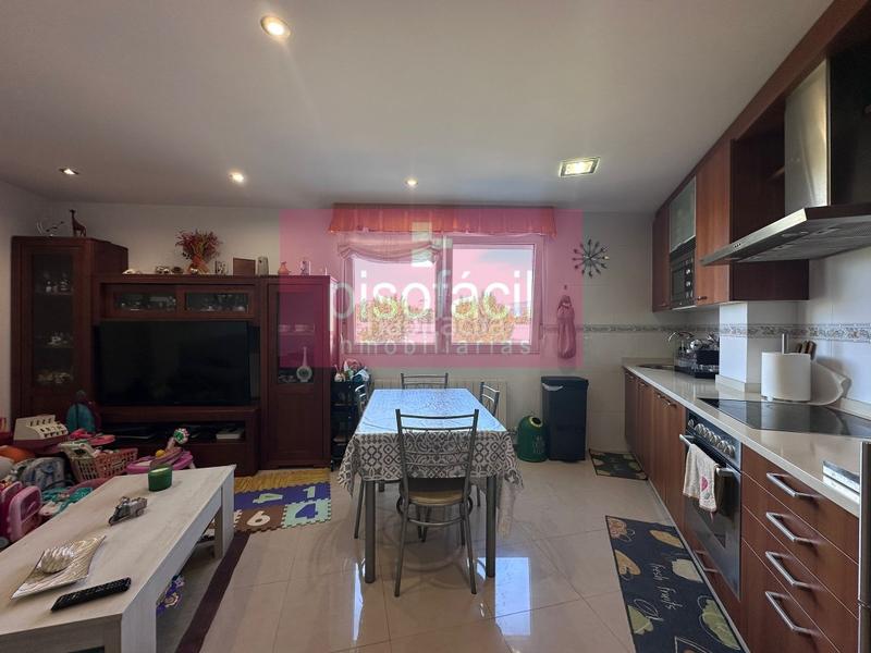 Foto ba073474-2c5a-479c-8b7a-daa336c4c273. Duplex avec parking dans Residencia - Abella Lugo