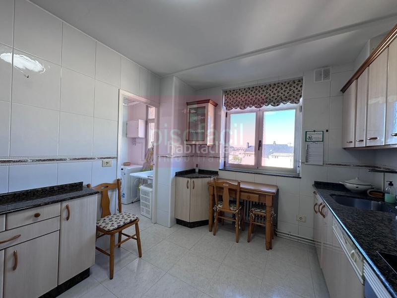 Foto 212eb30f-08a1-44e9-8e01-8af95302a9d1. Pis amb aparcament a Recatelo - O Carme Lugo