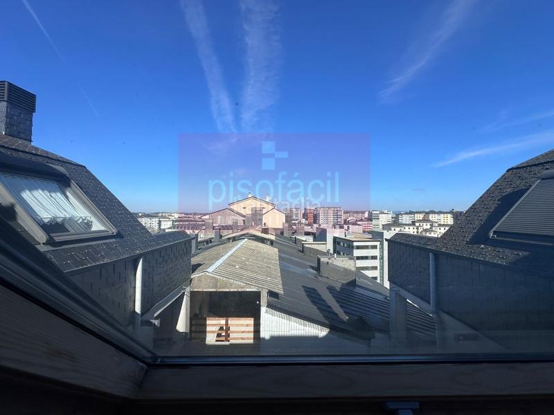 Foto 800db6b6-1424-44f5-89d8-e2ec6dab19c4. Duplex con parcheggio in Recatelo - O Carme Lugo