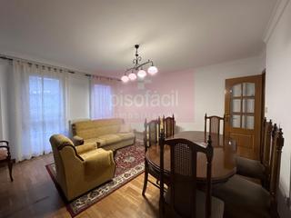 Appartement à A Milagrosa. En venta piso de cuatro dormitorios para entrar a vivir al lado