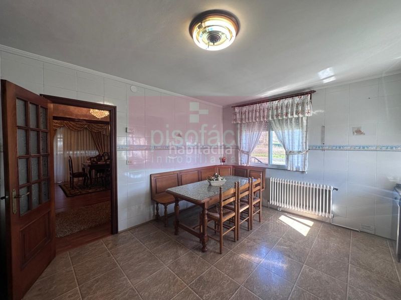 Foto 53d795b8-16be-47dc-902c-f4a223d79bd2. Casa amb aparcament a Parroquias del Este Lugo