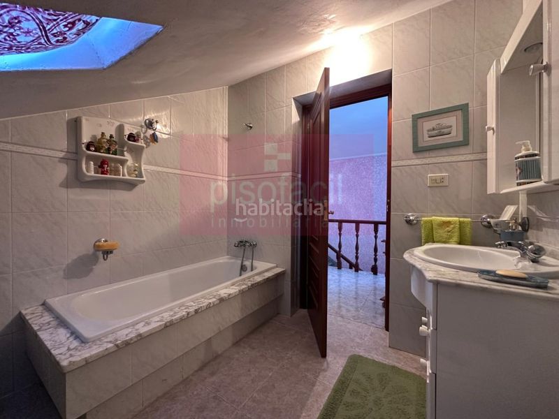 Foto db78289a-a987-4a57-a5aa-d7b020bc0c3e. Casa amb aparcament a Parroquias del Este Lugo
