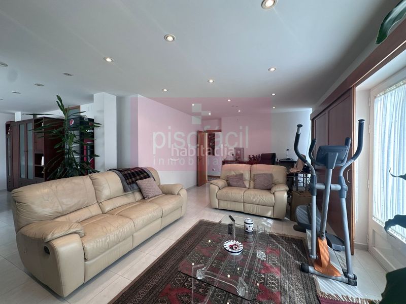 Foto 59a9a3d5-b8a6-4540-bd74-d1c0055ede1a. Casa amb aparcament a Guntín