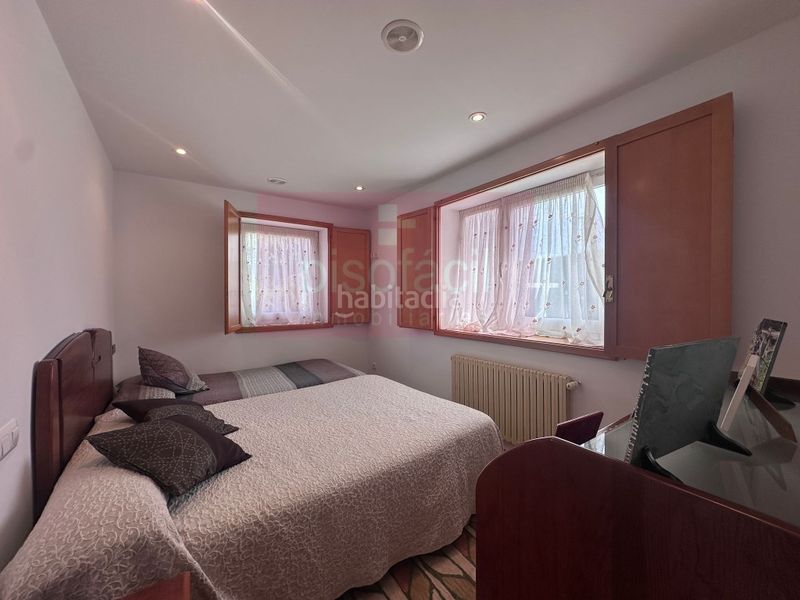 Foto b9a8f1a7-cf33-482d-aacd-a81398295385. Casa amb aparcament a Guntín