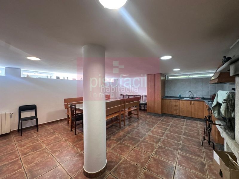Foto d0730561-8f69-4f72-a7d8-358aa8134f6b. Casa amb aparcament a Guntín