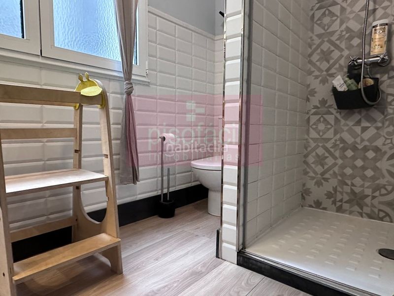 Foto e6b13a99-902b-42c3-b868-e79b43601ddb. Pis amb aparcament a A Milagrosa Lugo