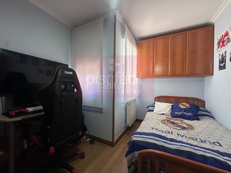 Foto bed6d64c-8297-4e45-9557-a87f8eb345a7. Pis amb aparcament a A Piriganlla - Albeiros - Garabolos Lugo