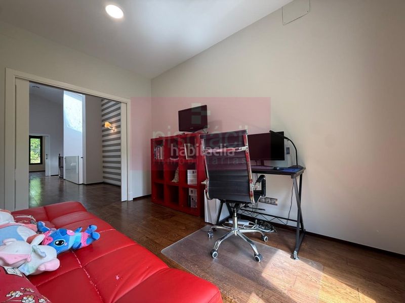 Foto d90d8328-4ef5-4fda-b335-1c0b51b21bf1. Casa amb aparcament a Corgo (O)
