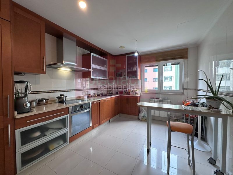 Foto 0dd6d63b-d011-4538-88cc-734de9a11fbe. Pis amb aparcament a Residencia - Abella Lugo