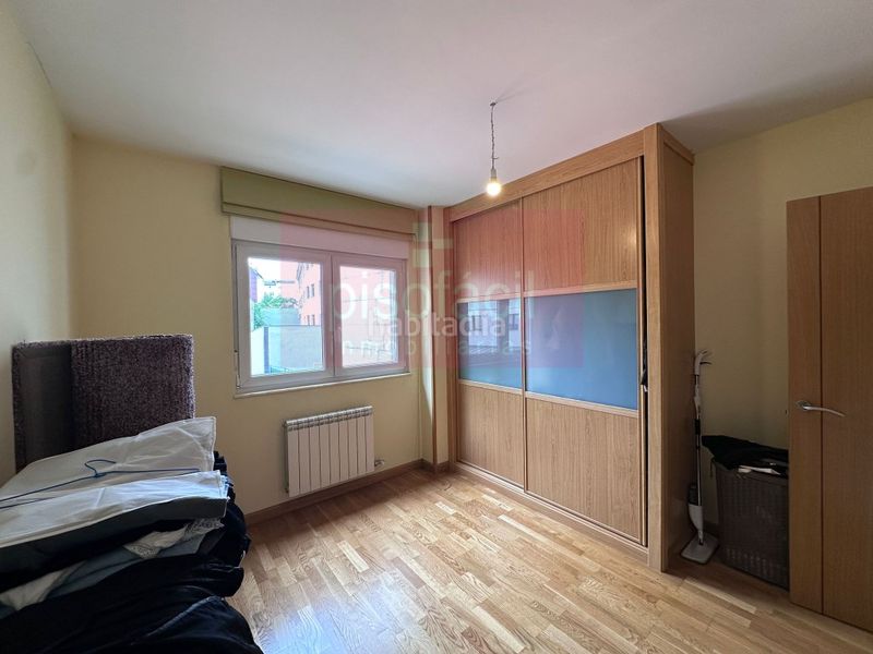 Foto e6ed5545-3598-48c1-85b0-de4bbf869b1f. Pis amb aparcament a Residencia - Abella Lugo
