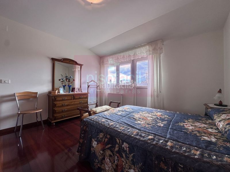 Foto bbe8ac2a-02f5-4f70-93c5-f25a75544b15. Dúplex amb aparcament a Residencia - Abella Lugo