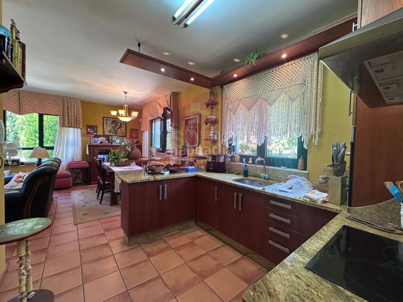 Foto fc30f539-53ca-492f-834a-75e554aedb15. Casa amb aparcament a Parroquias del Oeste Lugo