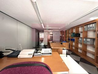 Affitto Ufficio in Recatelo - O Carme. Local comercial en pleno centro 200 m  reforma premium