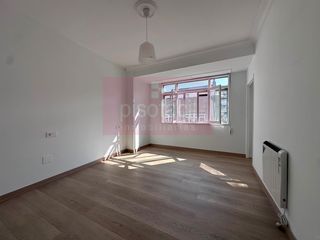 Etagenwohnung in Paradai. Se vende piso semireformado a un paso de la avenida de la coruña