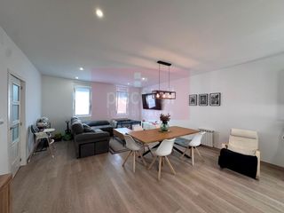 Casa a Residencia - Abella. En venta espectacular casa unifamiliar de 195 metros aproximadam