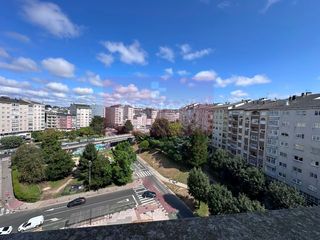 Flat in Recatelo - O Carme. En venta excepcional vivienda de cien metros aprox. y dos dormit