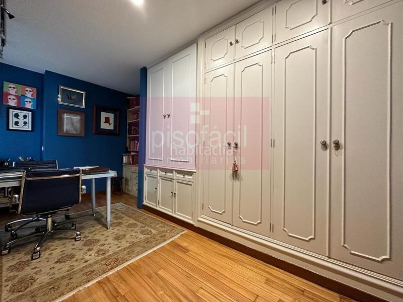 Foto dfb67f66-33a1-47e0-bd58-0faf8d68d1ab. Piso  5 habitaciones venta en Centro - Recinto Amurallado Lugo