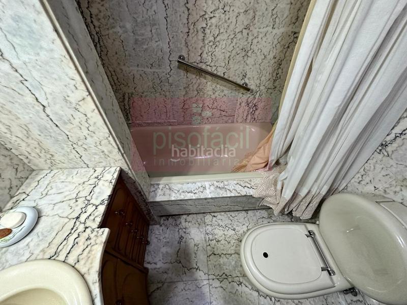 Foto e04a7415-6a75-435b-9364-71e9211a9aed. Piso  5 habitaciones venta en Centro - Recinto Amurallado Lugo